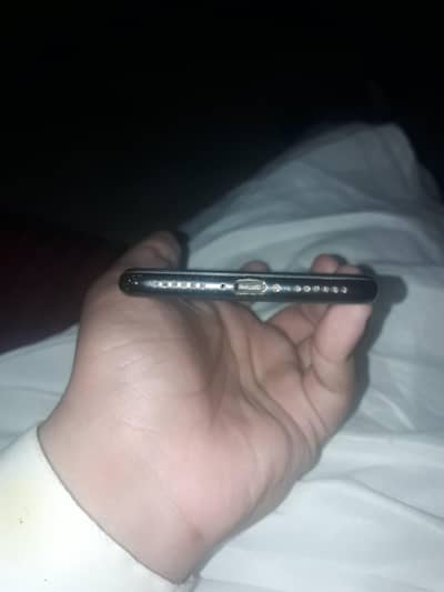 Apple iPhone 7
