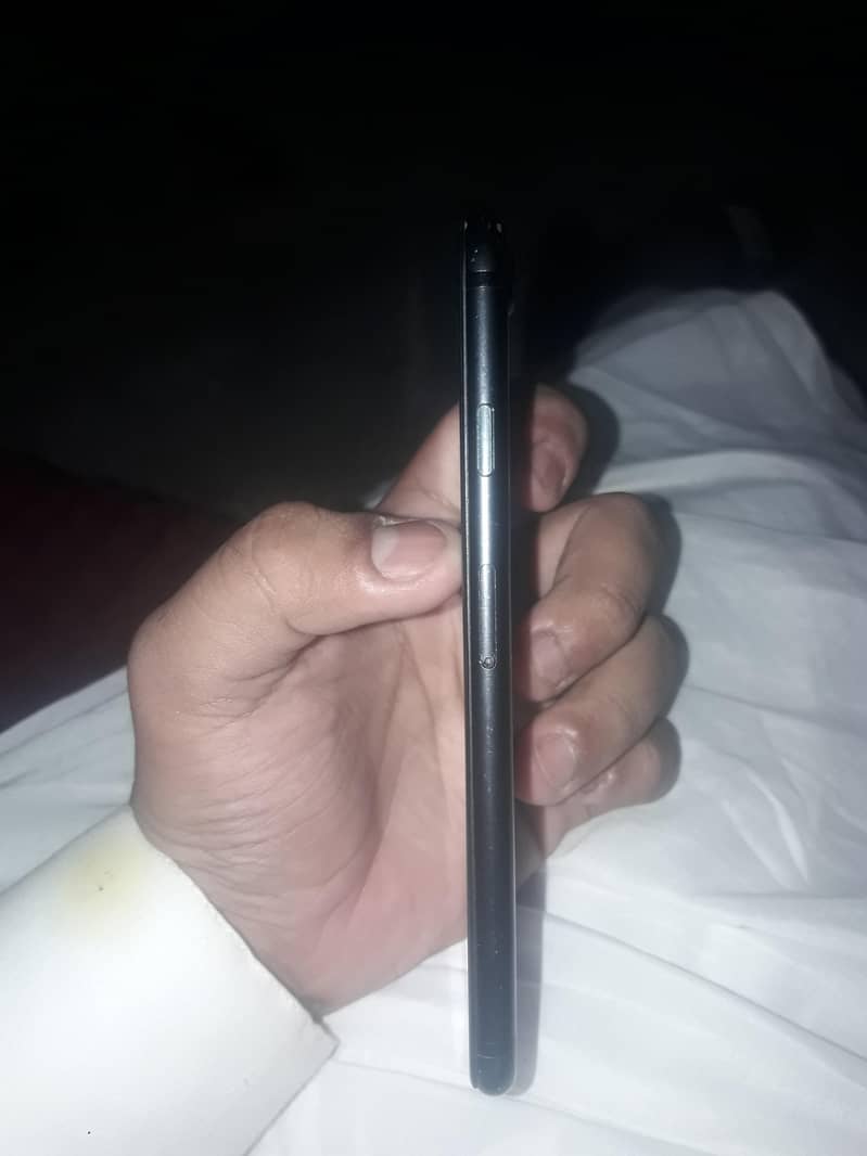 Apple iPhone 7 2