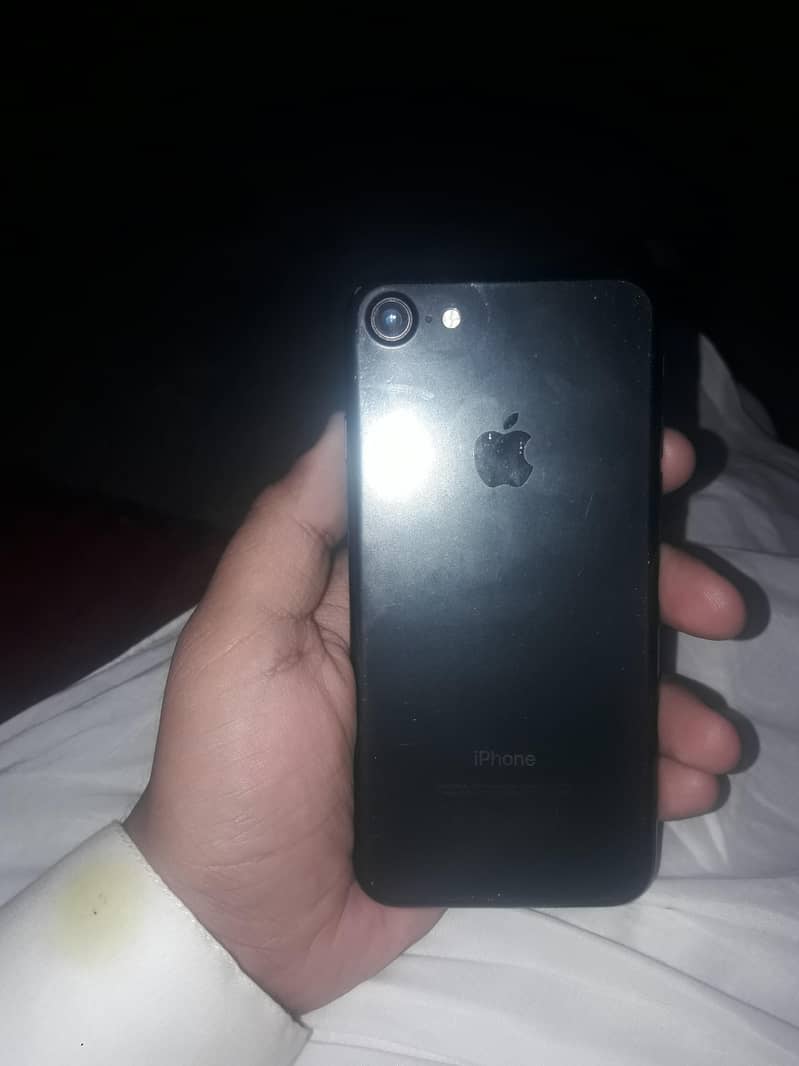 Apple iPhone 7 3
