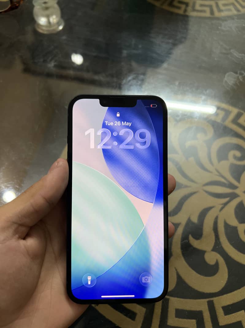 Apple iPhone 13 4