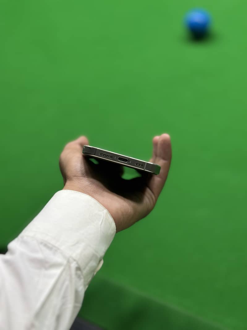 Iphone  16 pro 3