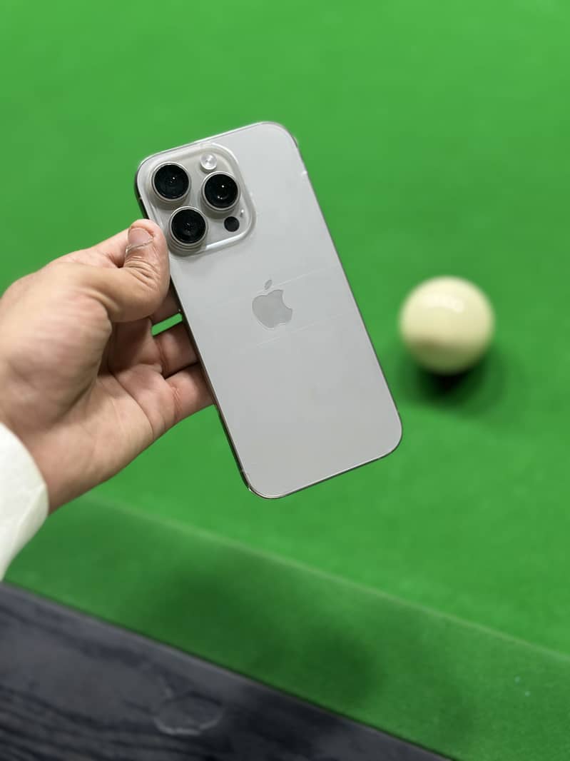 Iphone  16 pro 4