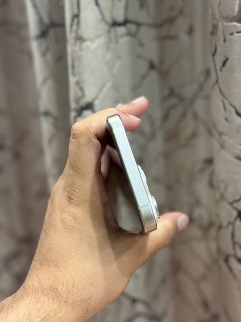 Iphone 15 pro max sim time 1