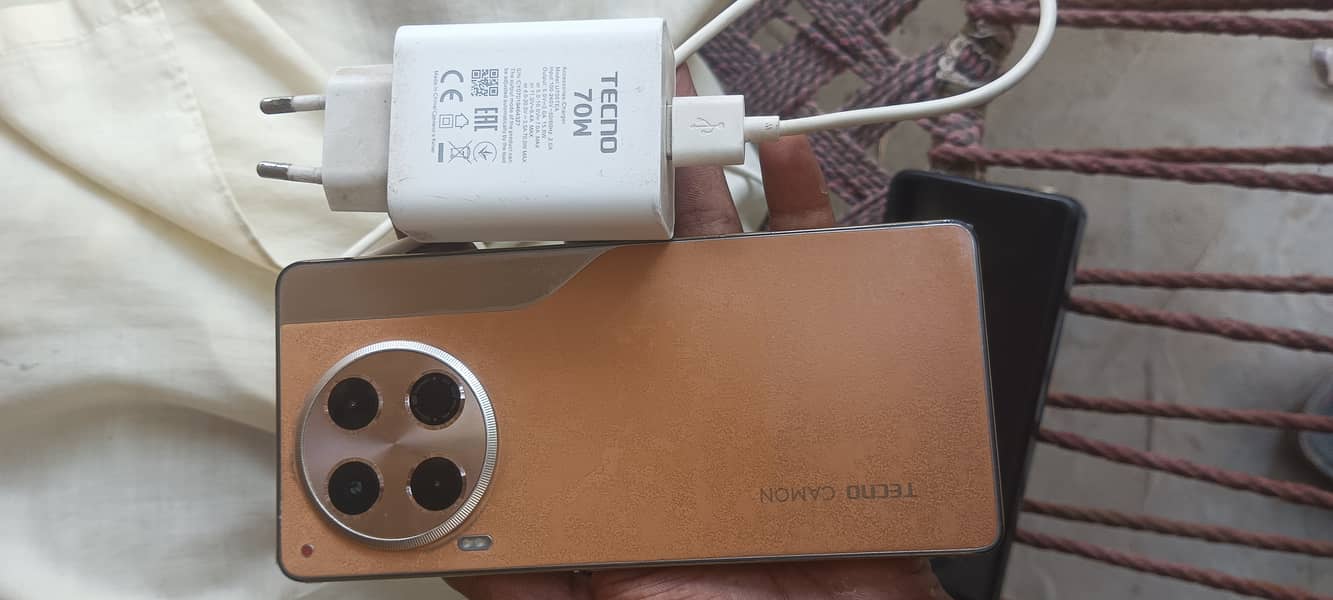 Tecno CAMON 30 0