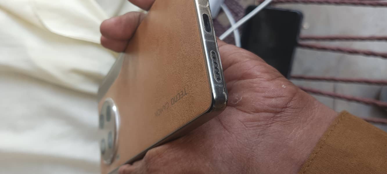 Tecno CAMON 30 4