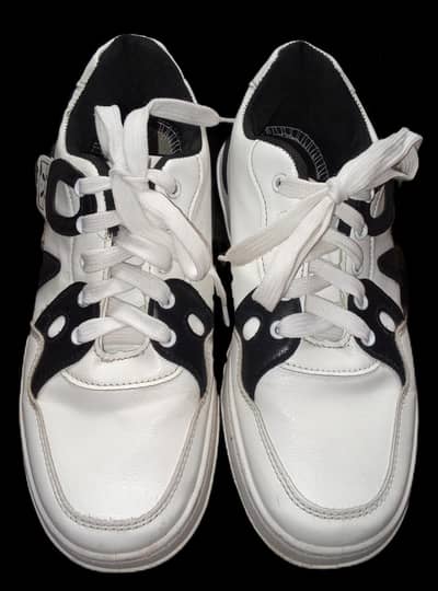 Trendy Black & White Sneakers for Kids(size 41) ~ Clean Look, Like New