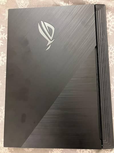 ASUS ROG STRIX G712L (1660ti)