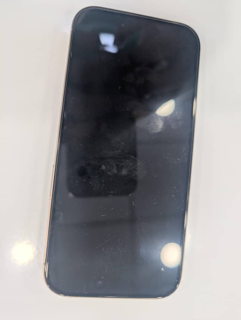 Apple iPhone 16 Pro 2