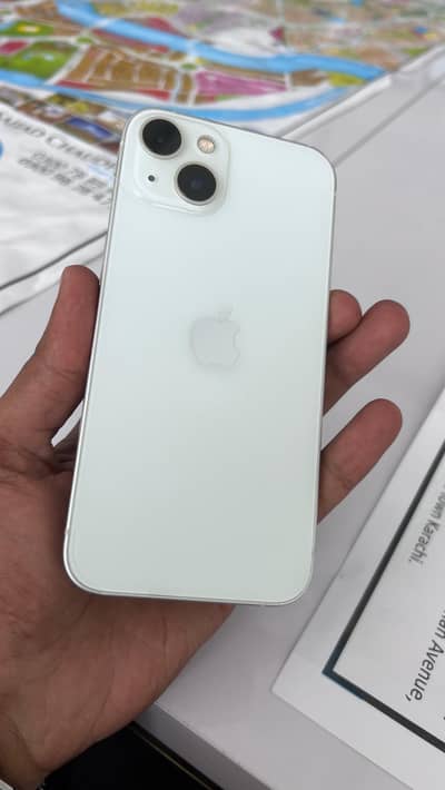 Apple iPhone 13