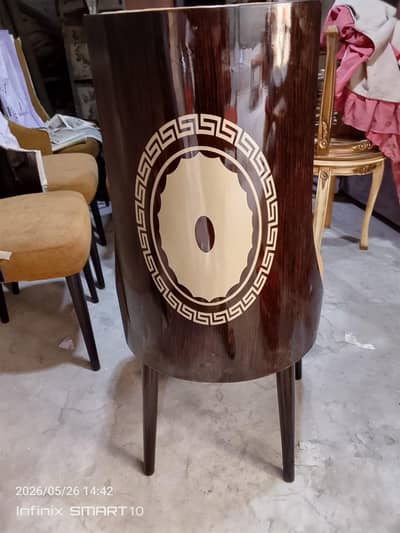 Virsachi Dain with 10chairs heigh Gloss finishes buckly fabric
