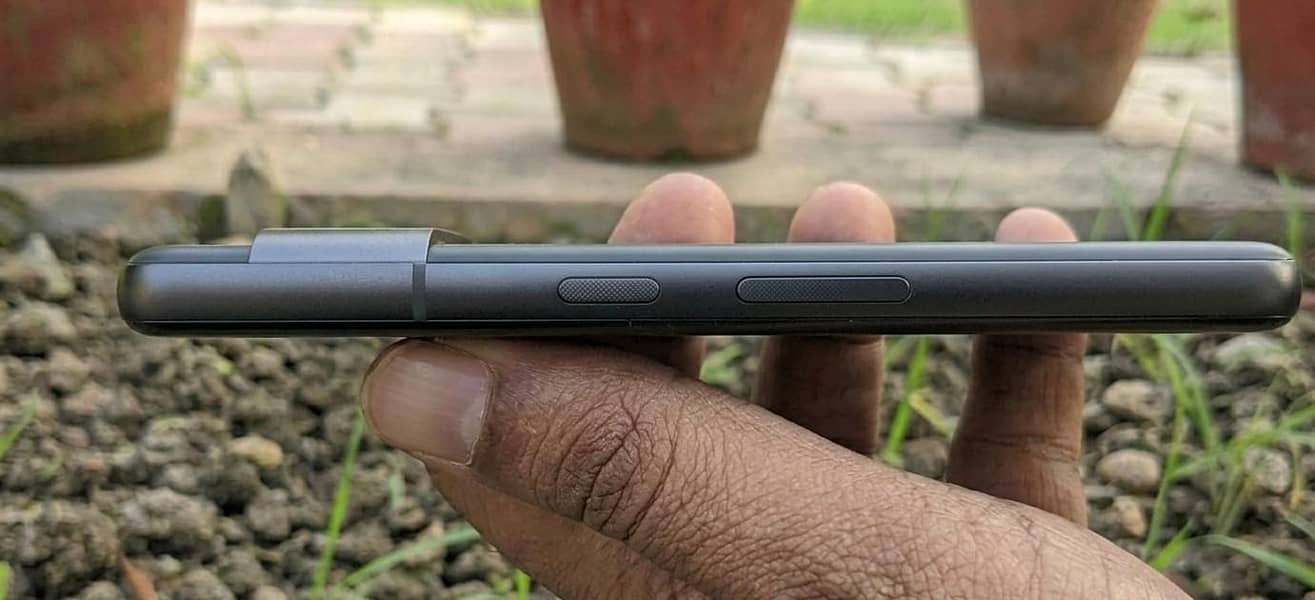 Google Pixel 8 4