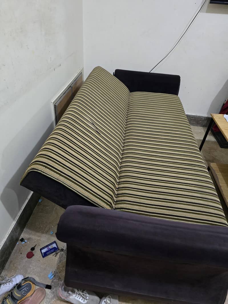 Cofee table, sofa cumbed 1