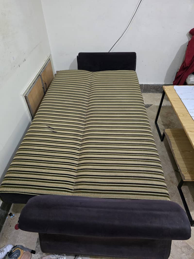 Cofee table, sofa cumbed 2