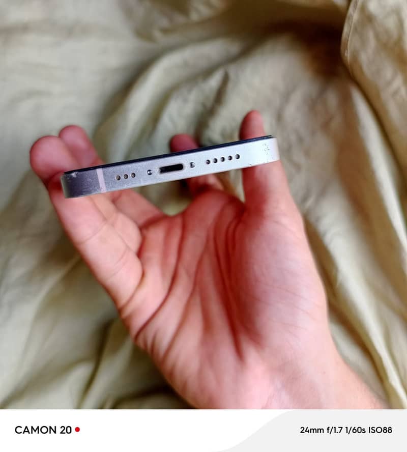 Apple iPhone 13 1