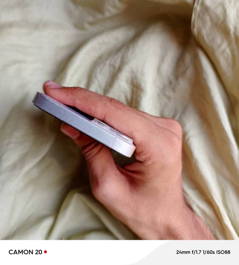 Apple iPhone 13 2