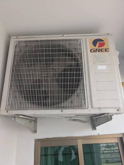 Gree Ac DC invite 2 Tan urgent for sale Whatsapp number 03291198929