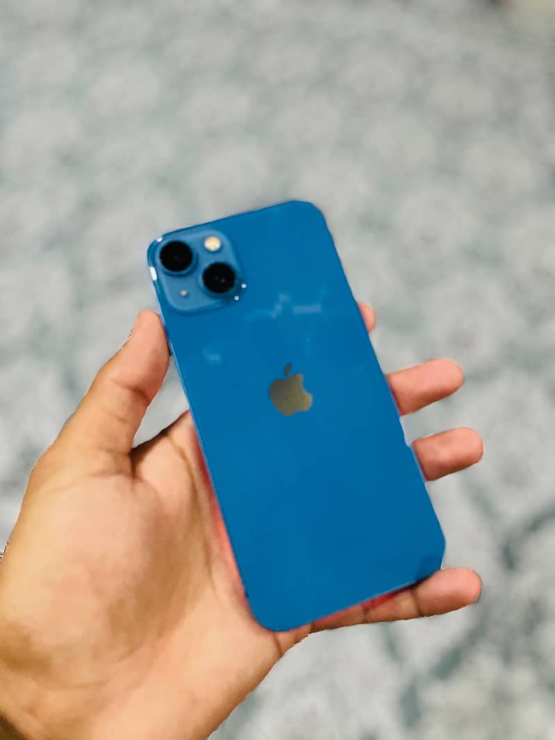 Apple iPhone 13 0