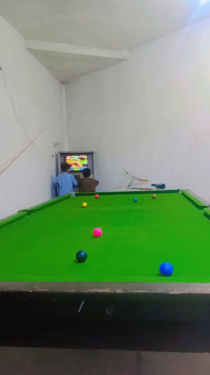 snooker table 5/10 5