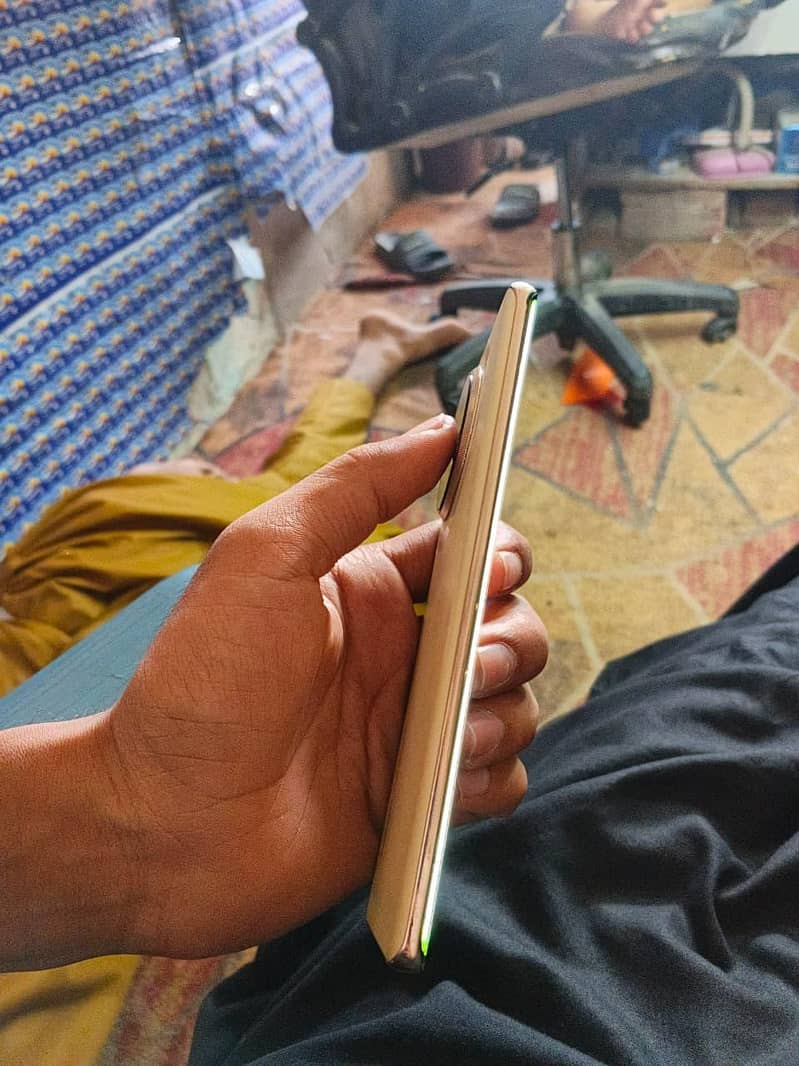 Tecno CAMON 30S 3