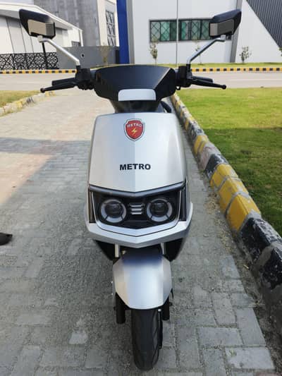 Metro M6 Portable Lithium Battery, High Torque and smooth Driving
