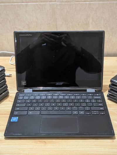 Acer r752t With stylus pen Chromebook