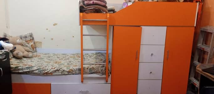 bunk bed (orange & white)