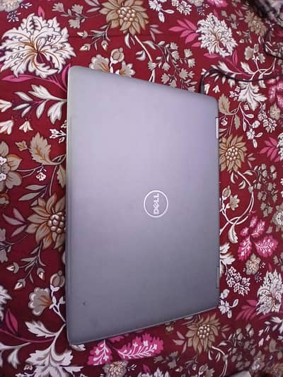 Dell inspiron 17 7773 series core i7 8 Gen