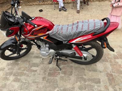 brand new Honda cb 125f