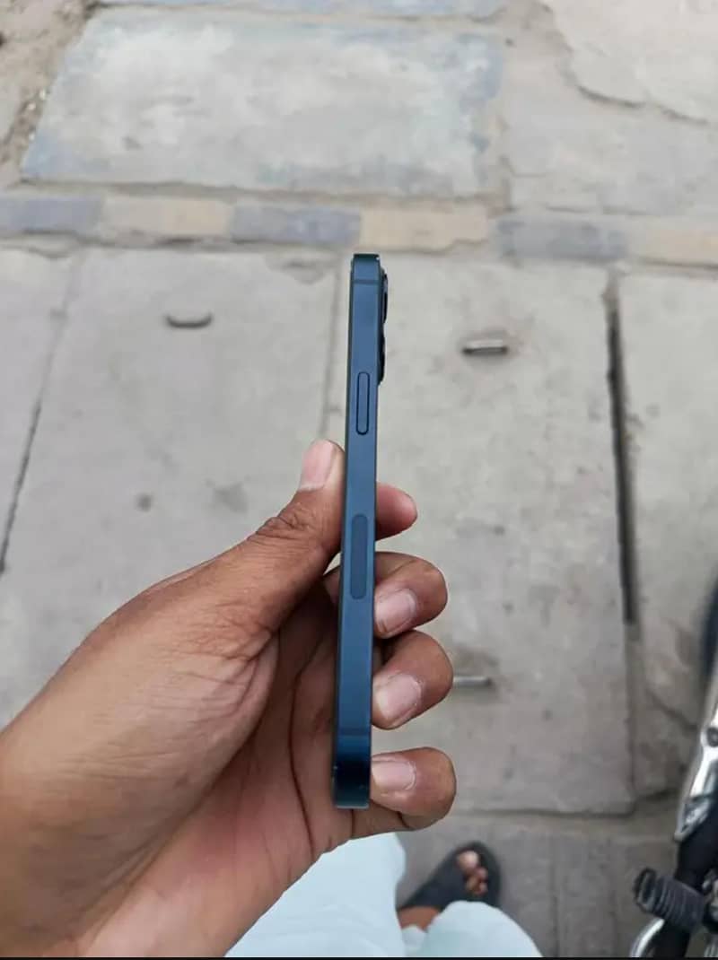 Apple iPhone 13 3