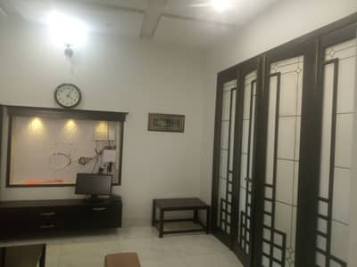 10 MARLA HOUSE AVAILABLE FOR RENT