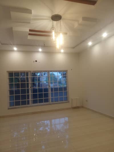 1 KANAL UPPER PORTION AVAILABLE FOR RENT