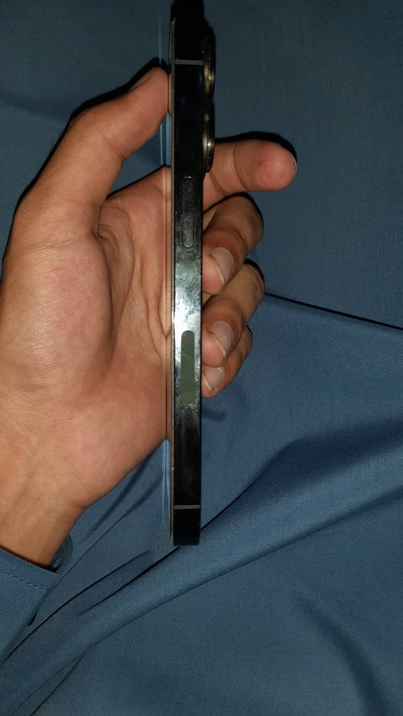 Apple iPhone 13 Pro 4