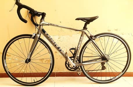 GIANT Defy 5 2016 - 16 Speed (8 x 2) - Medium - Shimano Claris - Alum