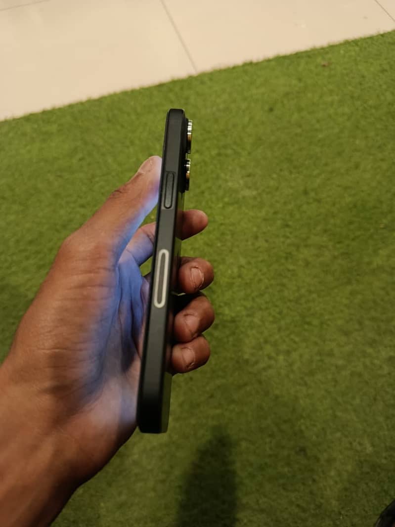 Apple iPhone 15 7