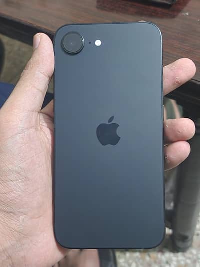 ​iPhone 16e Black - 10/10 Condition - 100% Battery Health (JV)
