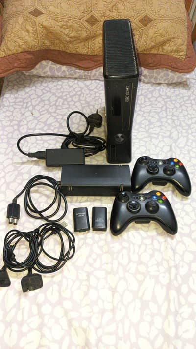 Xbox 360s  250gb Jailbreak With 11 games adn GTA5 cd