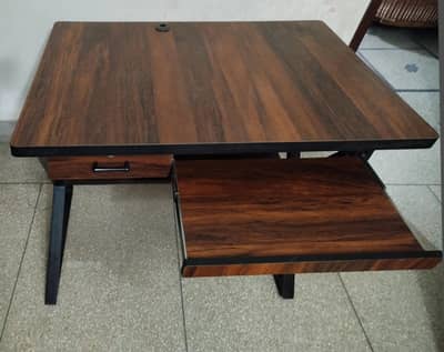 Modern Aesthetic Design Computer Table