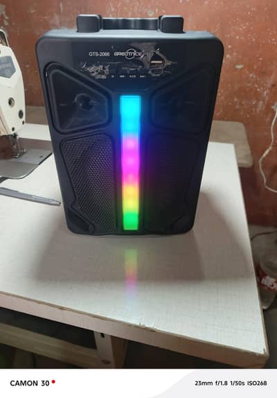 wireless speaker. aalll okay new hai  . 1 months use