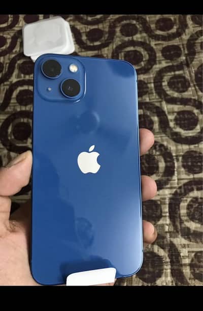 Apple iPhone 13