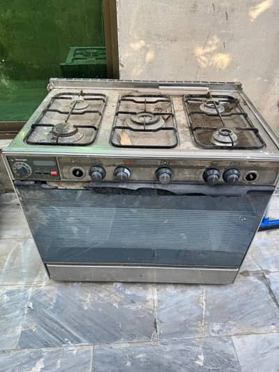 Old damaged cooking range