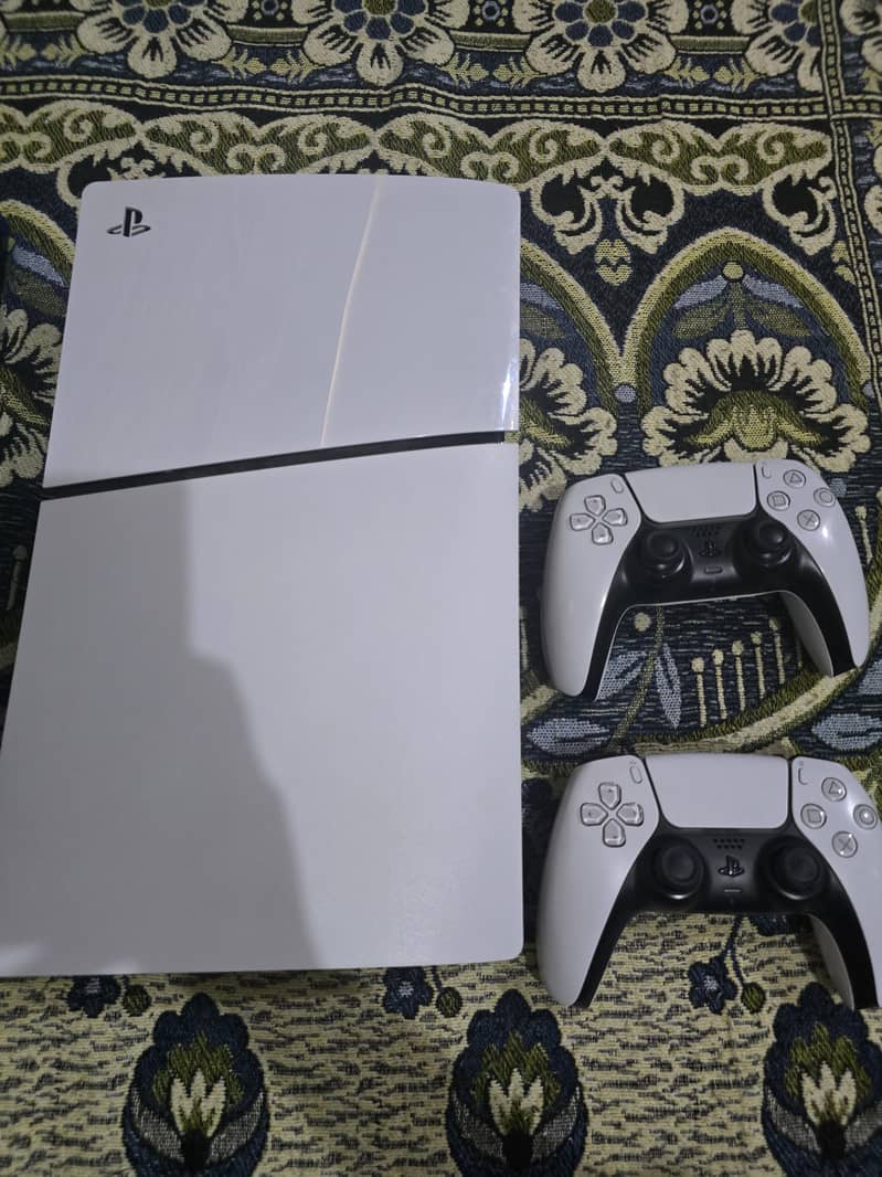 play station 5 with extra controller 1