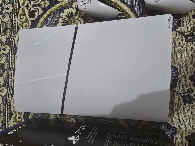 play station 5 with extra controller 8