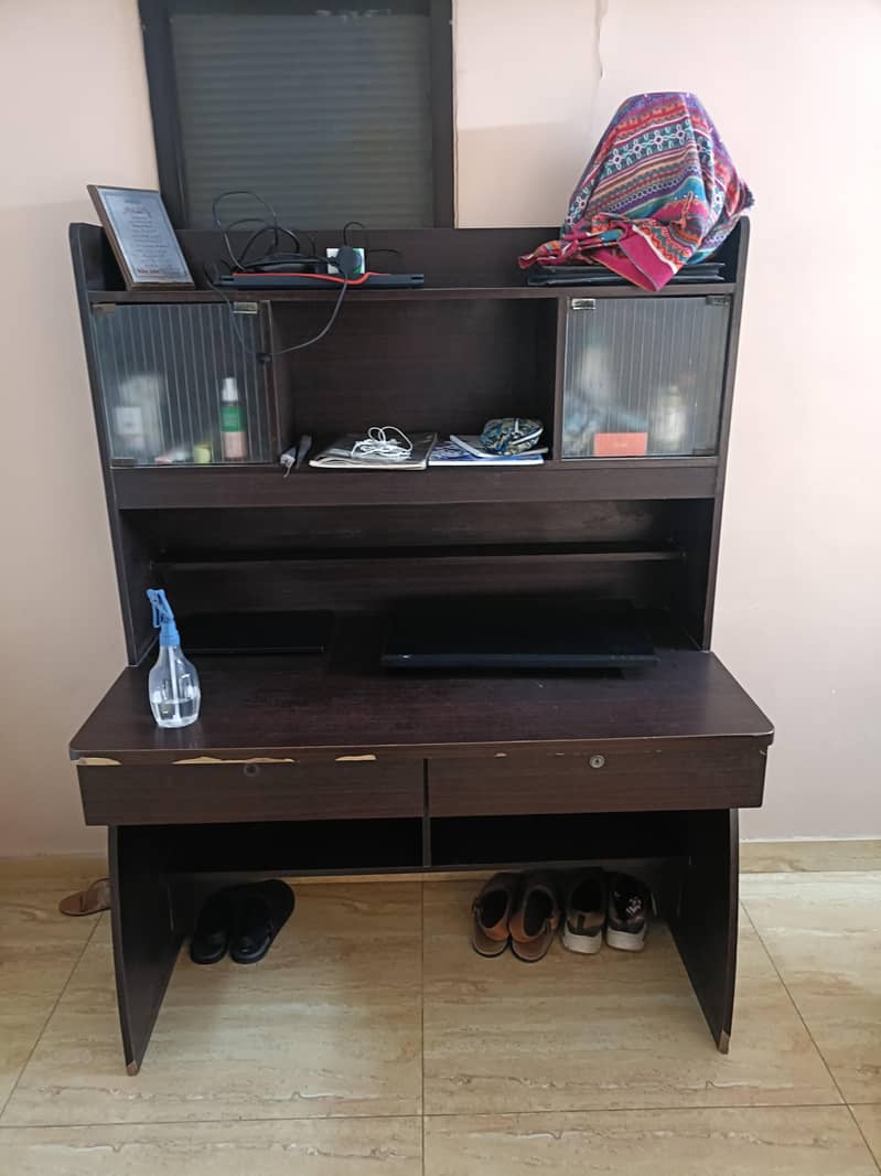 Study shelves 0