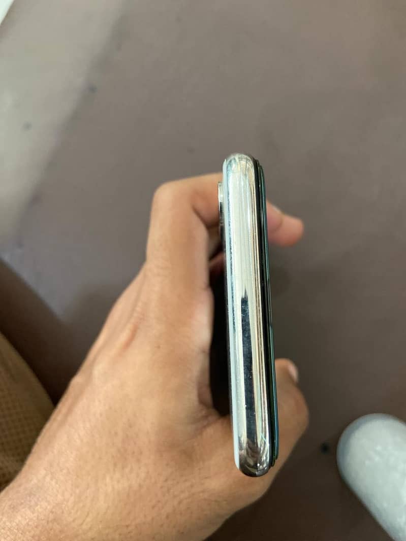 Apple iPhone X 6