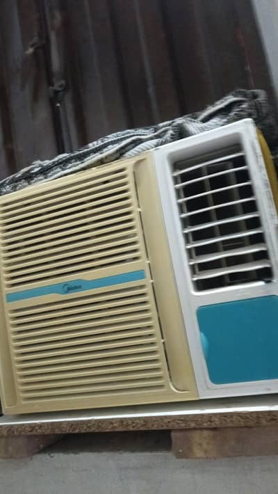 media 0.75 ton. window. ac