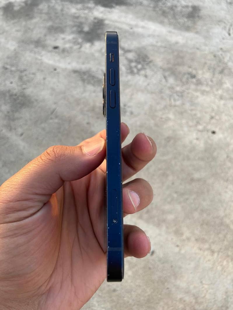 Apple iPhone 12 3