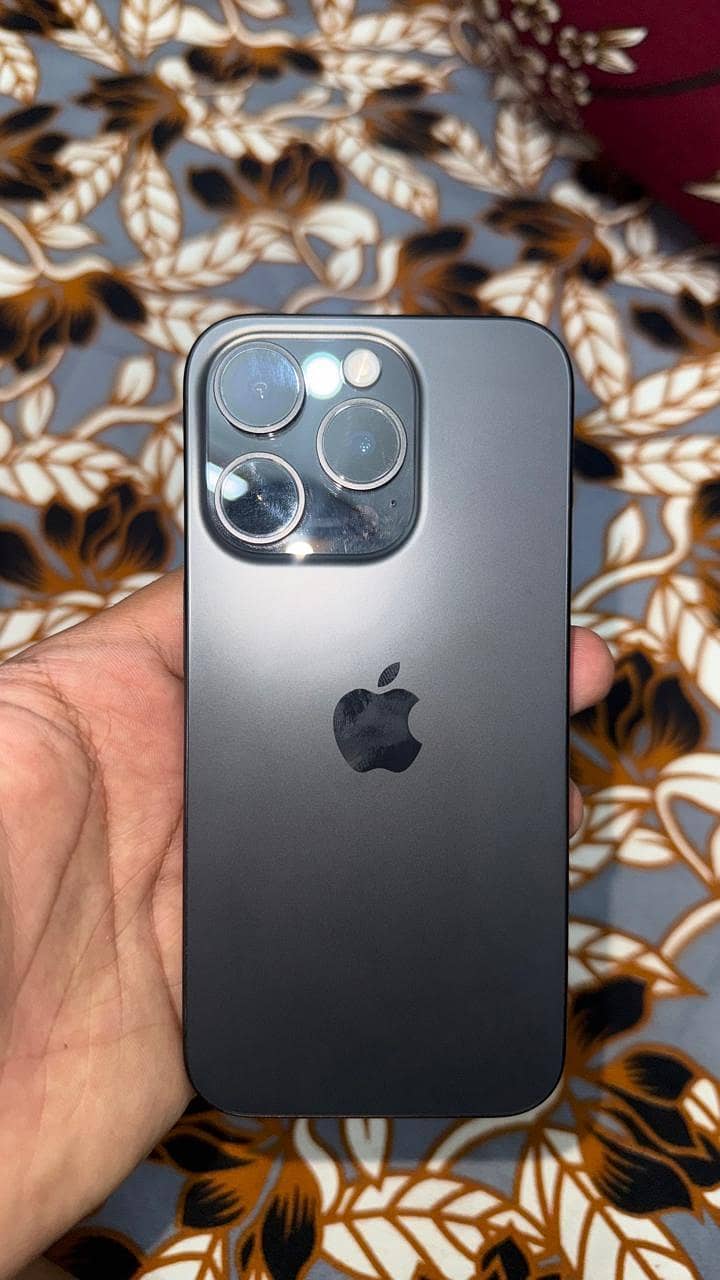 Apple iPhone 15 Pro 2