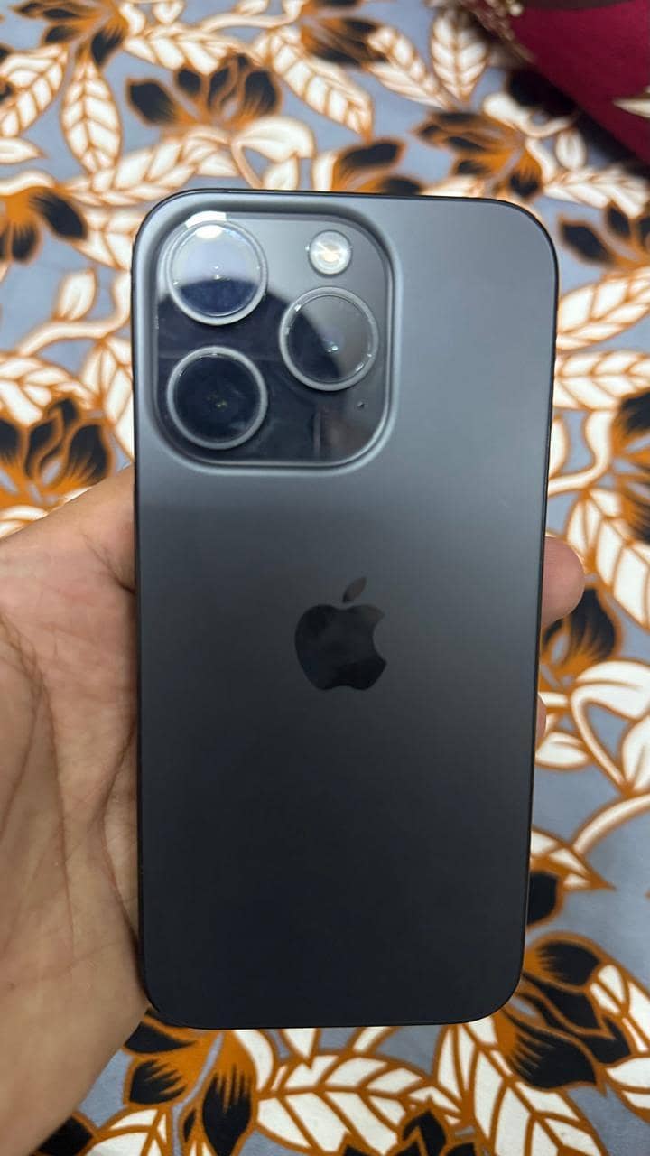 Apple iPhone 15 Pro 4