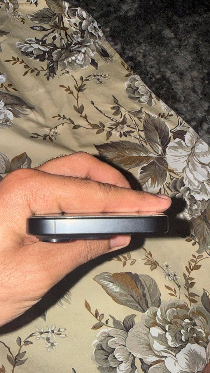 Apple iPhone 15 Pro 8
