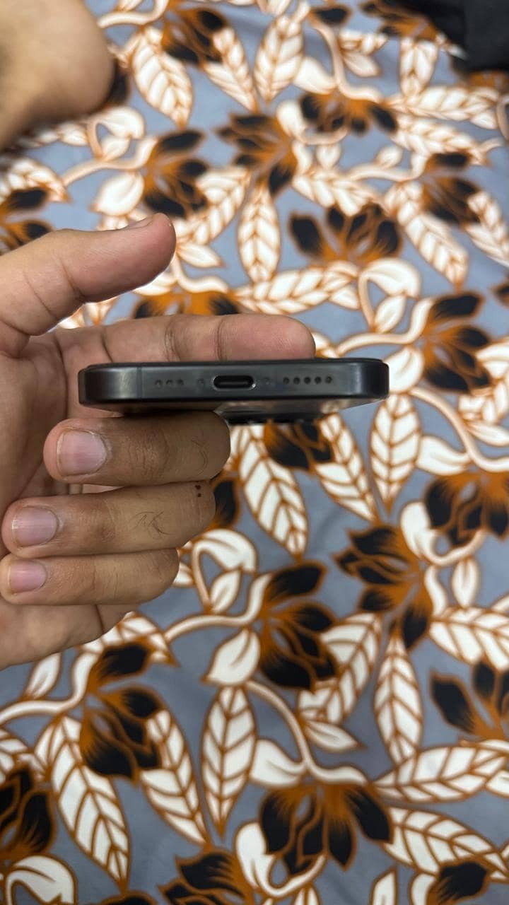 Apple iPhone 15 Pro 12